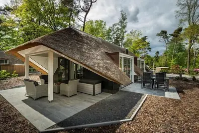 Image de Sprielderbosch 12a luxury holiday home on a holiday park in the Veluwe
