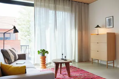Image de Modern duplex apartment with rooftop terrace.