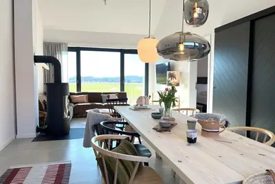 Image de Spacious loft apartment for up to 10 people.