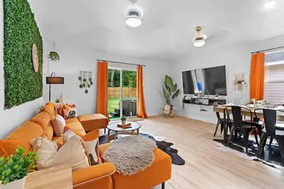 Image de Tide + Tailgate - Sleeps 12, Arcades, Mini Golf
