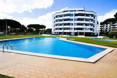 Image de T1+1  A/C Tenisgolf 405- Piscina-Wifi-Vilamoura