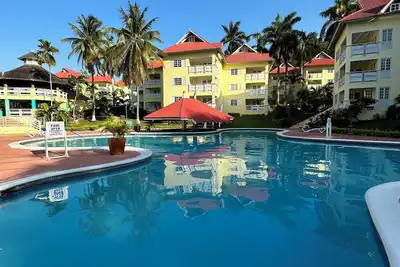 Image de 5mins To All Major AttractionsBeautiful, Centrally Located Home Away From Home!