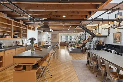 Image de Penthouse 3 bedroom with a Private Roof in Chelsea, next to everything!