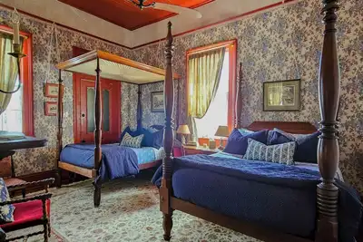 Image de New! Historic Casa Capone, Saltwater Pool &Spa, Large Groups, Marigny/French Qtr