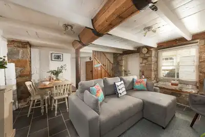 Image de Old Arch Cottage, The Digey -  a cottage that sleeps 5 guests  in 2 bedrooms