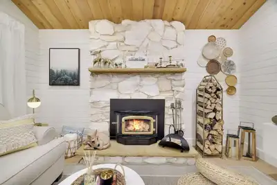 Image de Hidden Paradise! Hot tub I Sauna I Fireplace I Fire Pit I Deck I