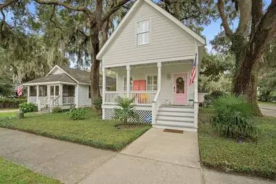 Image de The Happy Place - Renovated + Walkable in the heart of Port Royal<br>