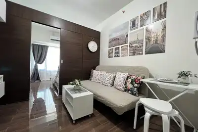 Image de Cozy 1 Br w\/ Makati City Skyline View
