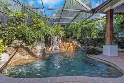 Image de 3/2 Home w/ Pool Oasis and Golf Course View!