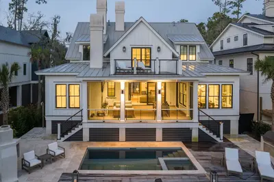 Image de Moreland's Newest 5 bedroom Rental - Private Pool & Views of the Marsh