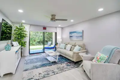 Image de Cocoa Beach Condo w/ Community Pool & Hot Tub!
