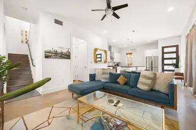 Image de Lovely Home near Rainey St District!