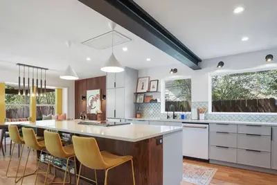 Image de Ev Ready! Chic Wfh Oasis + Covered Patio + Pets Ok