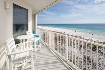 Image de Gd 510: The Wave Crest - Sandy Toes, Sea Breeze, No Worries!