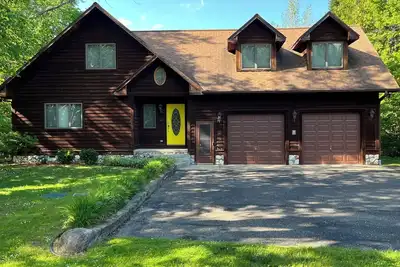 Image de *New* Beautiful Pickerel Lake Home! Friday to Friday in the summer!