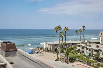 Image de Penthouse 2br with Beautiful Ocean Views and Rooftop Patio! 1, 081 Sq Ft