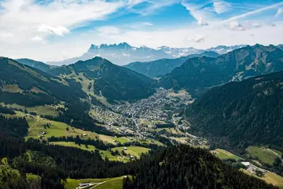 Image de À 100m des remontées, 3ème étage, balcon, parking, télévision, casier à ski, 25m², Châtel