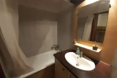 Image de 1er étage, vue limitée, balcon, télévision, 28m², Brides Les Bains