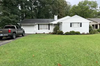 Image de Furniture Market! ! ! Cozy House for Rent 5 minutes from Downtown High Point Nc.