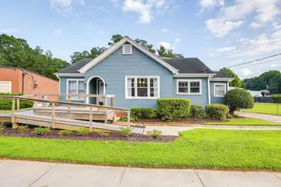 Image de Pet-Friendly Travelers Rest Home w/ Covered Patio