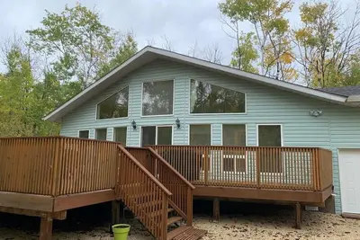 Image de 4 Season Cottage in Traverse Bay! A Quiet Retreat!