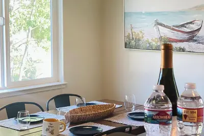 Image de Remodeled in Los Gatos, walking to TraderJoes and parks, minutes to downtown.