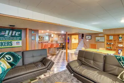 Image de Retro Green Bay Home: Steps to Lambeau Field!