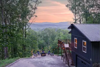 Image de New View, Fire Pit, Hot Tub! King Beds