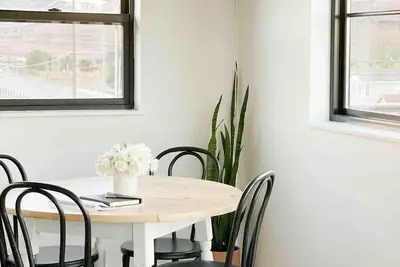 Image de Black Barn Ranch: Pet Friendly with Hill Views + Downtown Close