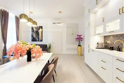 Image de 5* Luxury in Central Budapest, 2 Bd, 2 Br Free Parking