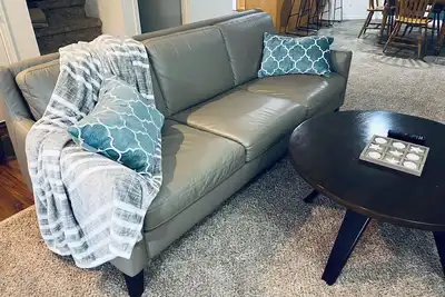 Image de Centrally located, chic, & simple near downtown