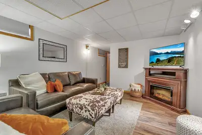 Image de Evl Hideaway:game room, hot tub, steps 2 town&trails