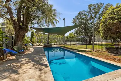 Image de McDaniel House heritage house with pool and tennis court Stra6725qiihtw68