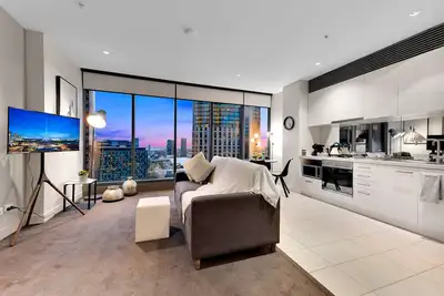 Image de Opulent Level 25 Condo with Breathtaking Views