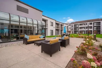 Image de Spacious Good-Value Accommodation! 2 Lovely Units, Swimming Pool, Parking!