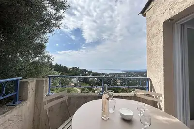 Image de Appartement climatisé 2 pièces avec piscine et parking sécurisé