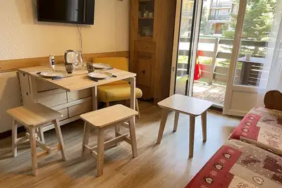 Location Risoul 1850 : Appartement 5 couchages, Proximité Commerces et Téléski, Balcon Sud