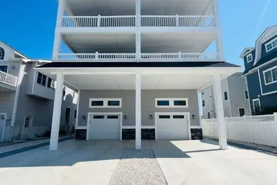 Image de New for 2024 Brand New Townhouse