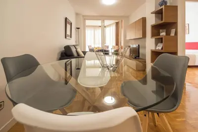 Apartamento a 2 Minutos Caminando de la Clínica Universitaria