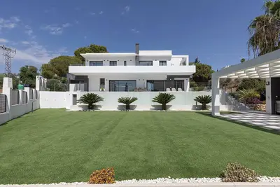 Image de Stunning 5 bedroom Villa in El Chaparral, Mijas Costa