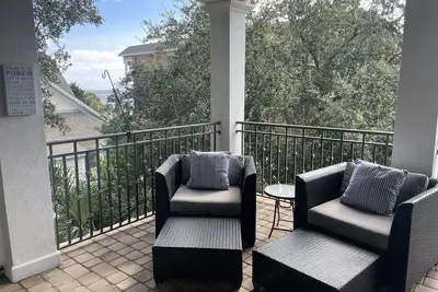 Image de Ocean Views, Private Elevator, Golf cart rental, 3 bedroom, 3. 5 bath