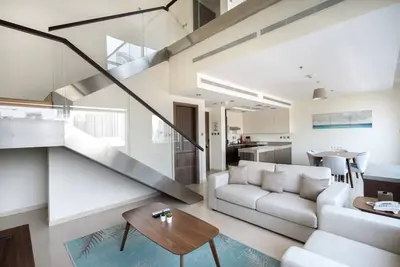 Image de Modern Duplex Loft Apartment | 1 Br | Bay Square