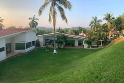 Image de Villa Espectacular, Alberca Y Jardines Hermosos