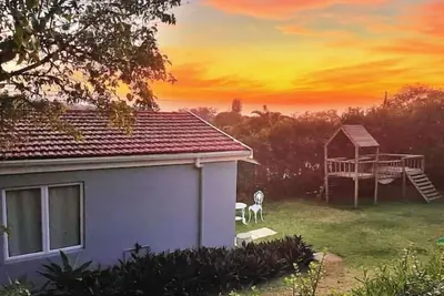 Image de Studio13 New! Pool Braai Parking WiFi & Kitchen