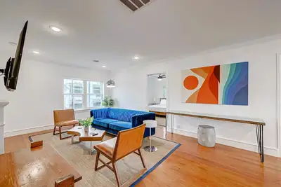 Image de 1711 Maryland 2king/1ba Top Apt Duplex Pets Ok! \n10 Furnished Apartments on site.