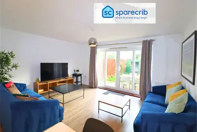 Image de Addlestone: Stylish & Modern Four Bedroom (Three & half Bath) Townhouse