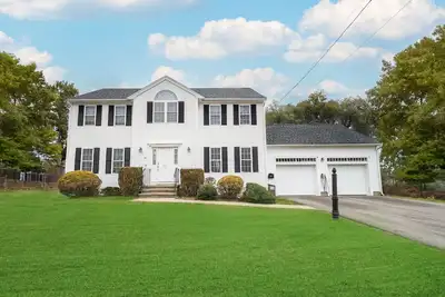 Image de 4-bedroom home just 30 minutes from Boston and many Universities