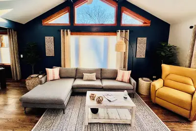Image de Cozy Getaway by the Lake\n