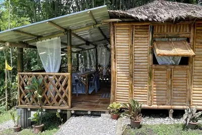 Image de Hillcreek's Riverside Hideaway