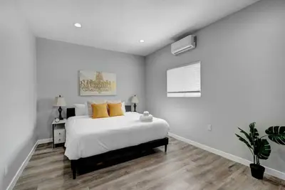 Image de The South El Monte Solitude: 2br Retreat with Enchanting Patio, 55\" Tv, and Effortless Parking!